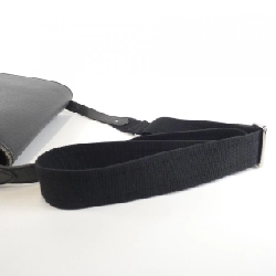 Túi xách vai Louis Vuitton Taiga Andre M32482 609664