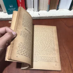 II Văn Học Việt Nam: Chuyện Làng Văn _ Việt Nam Và Thế Giới (2 Tập) - 1987 752314