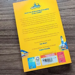 Sunrise by the Sea: A LIttle Beach Street Bakery Novel (preloved book) 722915