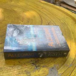 ALLEGIANT - VERONICA ROTH 762317
