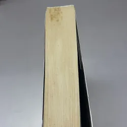 Ông trăm tuổi trèo qua cửa sổ và biến mất 1004899