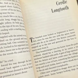 Time Cat (Author of the Newbery Medal-winning) 972049