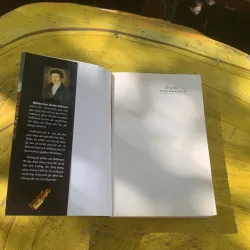 COMBO QUỶ ÁM & NGƯỜI ĐÀN BÀ ĐEO DÂY CHUYỀN NHUNG  783383