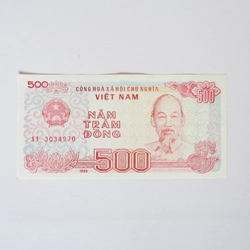 Tờ tiền 500 đồng xưa (AI 3034970)