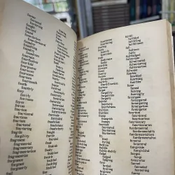 BỘ SÁCH THAM KHẢO TIẾNG ANH: THE NEW WEBSTER’S DELUXE DESK REFERENCE LIBRARY 957433