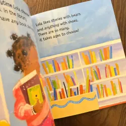 Lola at the Library 973488