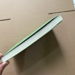 Phải lòng với cô đơn (sách ướt góc trên phía sau nhẹ) 977048