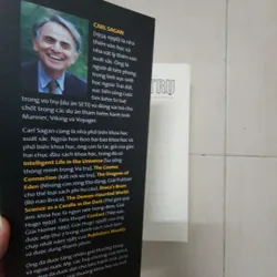 Sách Vũ trụ của Carl Sagan 717356
