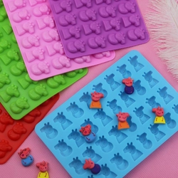 Khuôn silicon làm rau câu, kẹo dẻo chip chip , socola 32 heo con Peppa Cute - Mã số 1118 338361