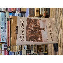 OLIVER TWIST - Charles Dickens (Signet Classics, 2005) 146181