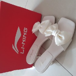 Dép nơ lụa màu trắng sz 39 sale sốc óc, dọn nhà nên thanh lý rất rẻ 12880