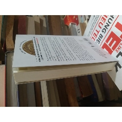 Đừng Bao Giờ Chia Đôi Lợi Ích Trong Mọi Cuộc Đàm Phán - Chris Voss 994750