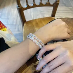 Mình có sẵn vòng tay làm theo yêu cầu 