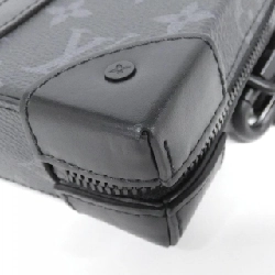 Ví đeo chéo Louis Vuitton Monogram Eclipse Soft Trunk M69838 610509