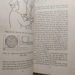 HÌNH HỌC GIẢI TRÍ - Ia. I. Perelman • CÒN CUỐN PHẢI (BỊ CẤN, CONG GIẤY) 763840