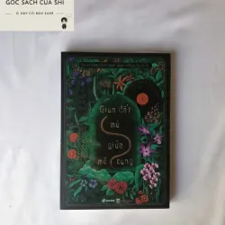 Giun Đất Mù Giữa Mê Cung - Veeraporn Nitiprapha