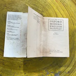 THE OXFORD MODERN ENGLISH DICTIONARY  701173