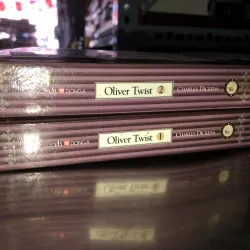 Oliver Twist - Charles Dickens 1023800