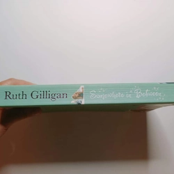 Somewhere In Between - Ruth Gilligan

 312963