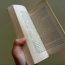 Under the eagle sách ngoại văn tiếng Anh english book  789438