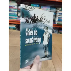 Chiếc áo sơ mi trắng 674412