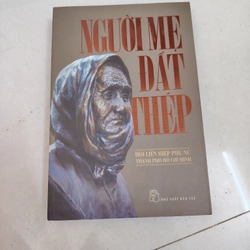 Người mẹ đất thép