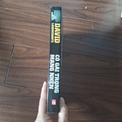 Cô gái trong mạng nhện 525728