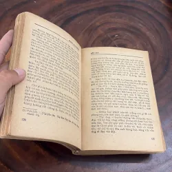 II Văn Học: Bến Bão - FRANK SLAUGHTER - Lâm Đới Châu (Dịch) - 1988 1008958