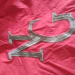 Áo sơ mi đỏ thêu chữ 13050