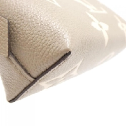 Túi xách Louis Vuitton hai màu Monogram Empreinte Cosmetic PM M45951 623566