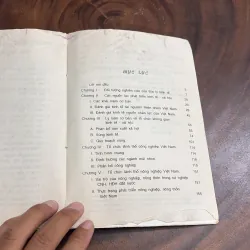 [Có Ẩm Mốc] - II Lịch Sử, Kinh Tế: Địa Lý Kinh Tế Việt Nam - PTS. Trần Văn Thông - 1998 997548