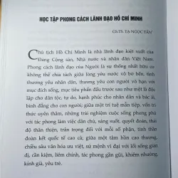 SÁCH CHỦ TỊCH HỒ CHÍ MINH VỚI SỰ NGHIỆP ĐỔI MỚI, PHÁT TRIỂN VÀ BẢO VỆ TỔ QUỐC 700725