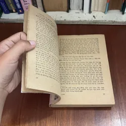 II Sách Xưa, Tiểu Thuyết Trinh Thám: Con Kỳ Nhông - MORRIS WEST - 1988 590495