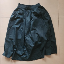 Chân váy dài xanh đậm