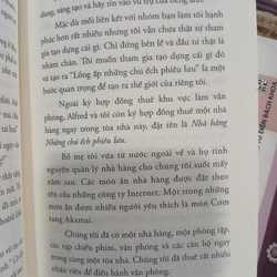 DELIVERING HAPPINESS - TỶ PHÚ BÁN GIÀY 546435