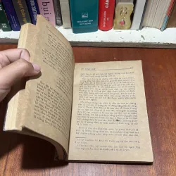 [Bìa Có Viết Vẽ] - II Lịch Sử, Văn Hoá: Huế Giữa Chúng Ta - Lê Văn Hảo - 1984 797145