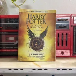 HARRY POTTER VÀ ĐỨA TRẺ BỊ NGUYỀN RỦA
