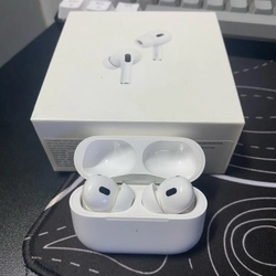 Air pods pro cũ tai phải bị chập chờn khi sạc  379138