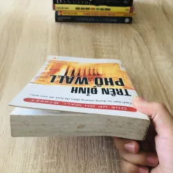 TRÊN ĐỈNH PHỐ WALL  1004032