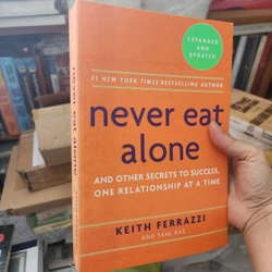 Never eat alone sách ngoại văn 
