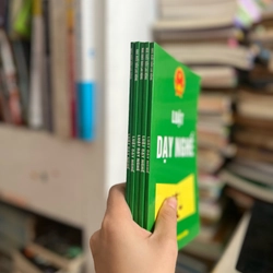 Luật dạy nghề - nhà xuất bản lao động  408463