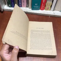 [Sách 8x] - II Truyện Ngắn Chọn Lọc: Vòng Hoa - PIRANĐELÔ - 1982 797578