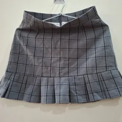 Váy ngắn xếp ly caro xám