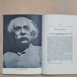 Einstein (A Profile In Science): The Man And His Theories - Hilaire Cuny 990274