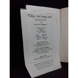 Thủy tinh trong suốt Minh Hiểu Khê 2011 mới 70% ố vàng rách trang HCM1504 văn học 914126