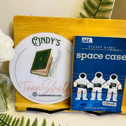 [Sách 2hand từ US] Like new 90% -  SPACE CASE - Stuart Gibbs