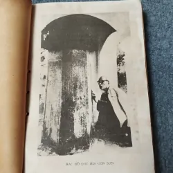 TRÊN ĐƯỜNG TÌM HIỂU SỰ NGHIỆP THƠ VĂN NGUYỄN TRÃI 701891