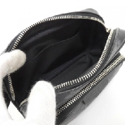 Túi đeo chéo Louis Vuitton Taiga Lama Outdoor M30755 613335