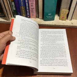 [Ruột Sách Có Gạch Và Note Bằng Bút Chì] - Tiểu Thuyết, Trinh Thám, Kinh Dị: Trại Hoa Đỏ 927231