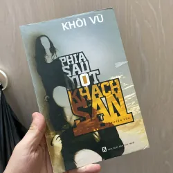 Phía sau một khách sạn - Khôi Vũ